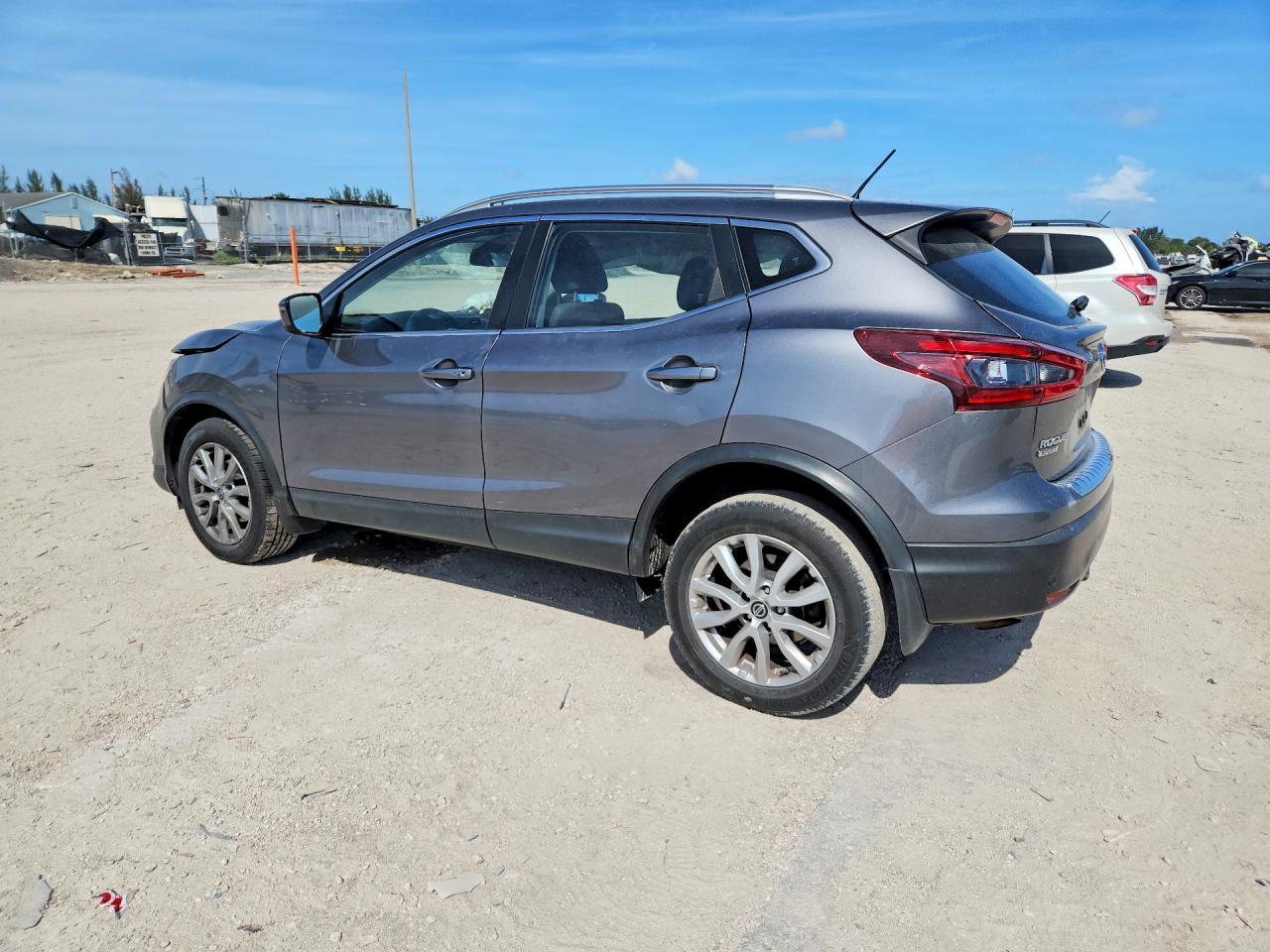 2021 Nissan Rogue Sport Sv - Фото 2