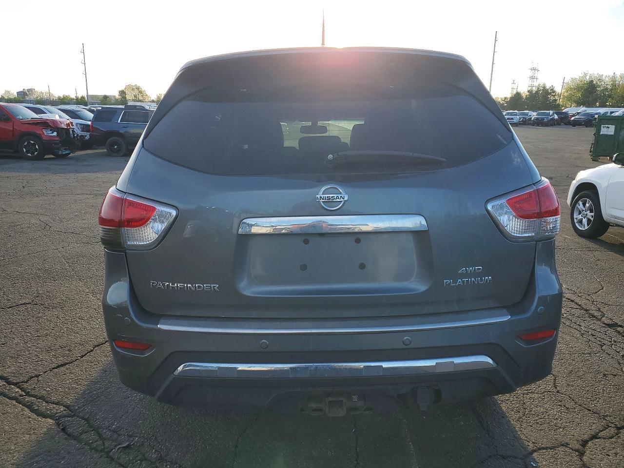 2015 Nissan Pathfinder Platinum - Image 6