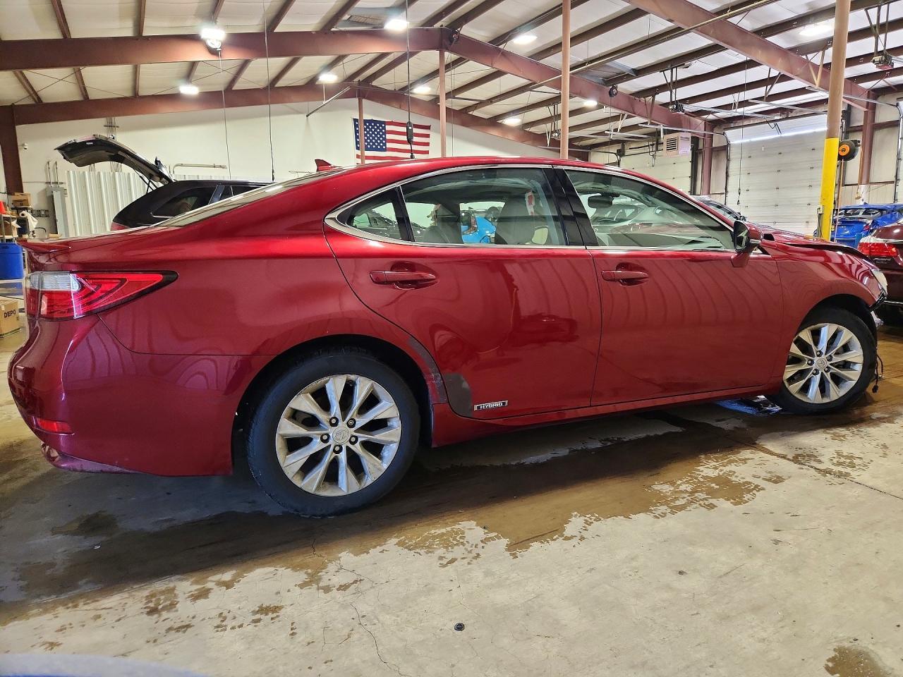 2013 Lexus Es 300H - Фото 3