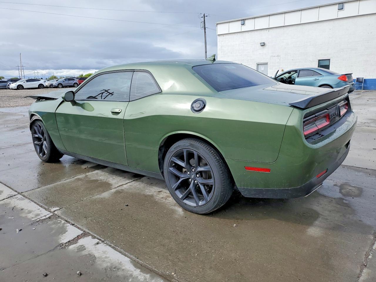 2022 Dodge Challenger Sxt - Фото 2