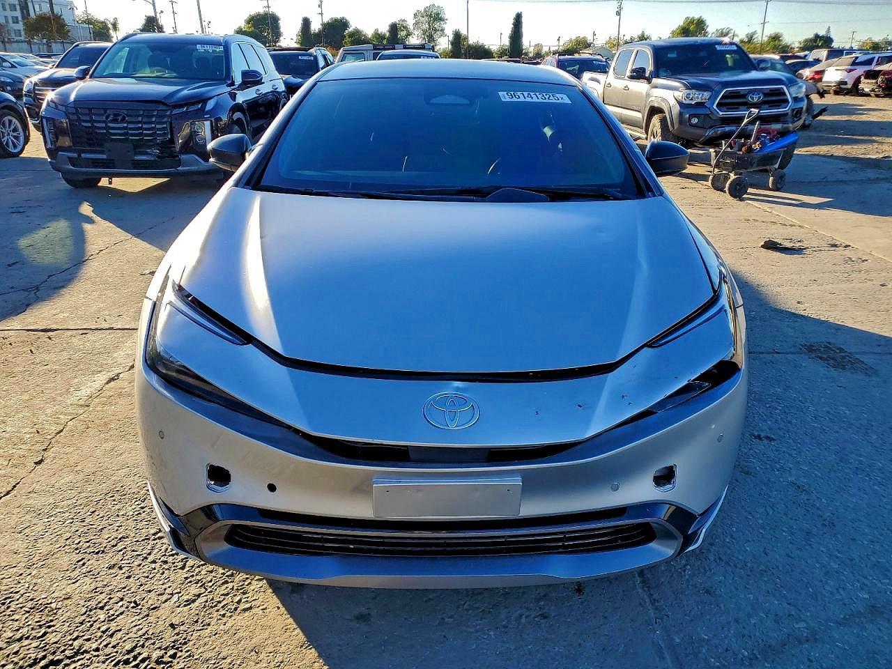 2023 Toyota Prius Xle - Image 5