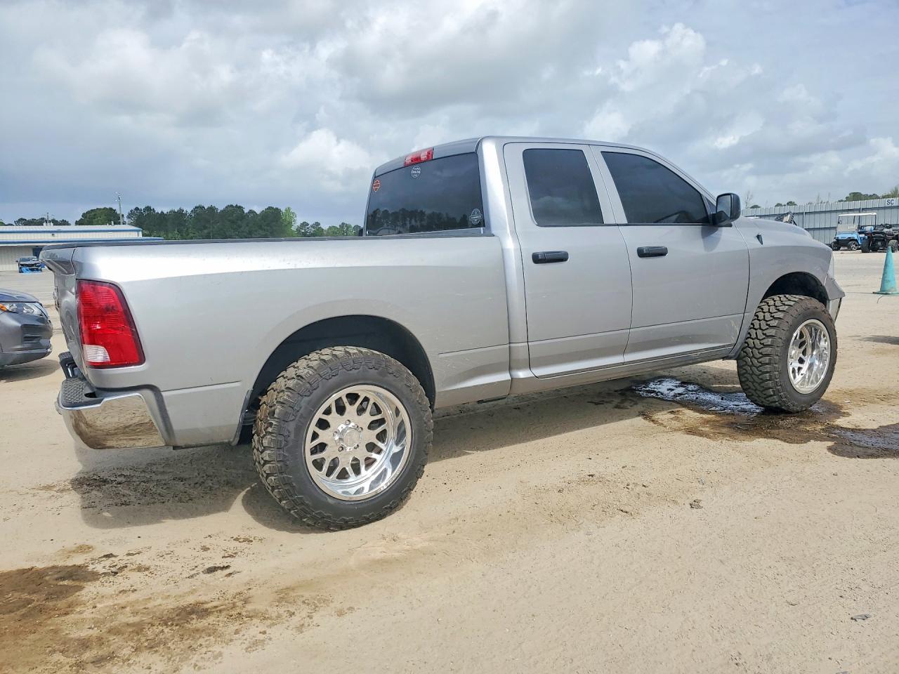 2024 Ram 1500 Classic Slt - Фото 3