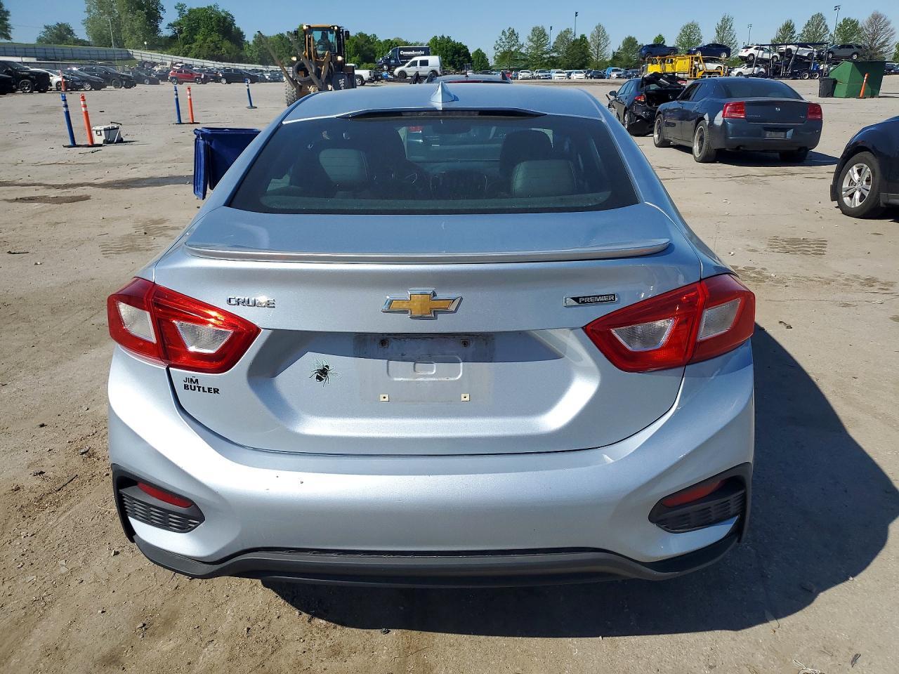 2017 Chevrolet Cruze Premier - Image 6