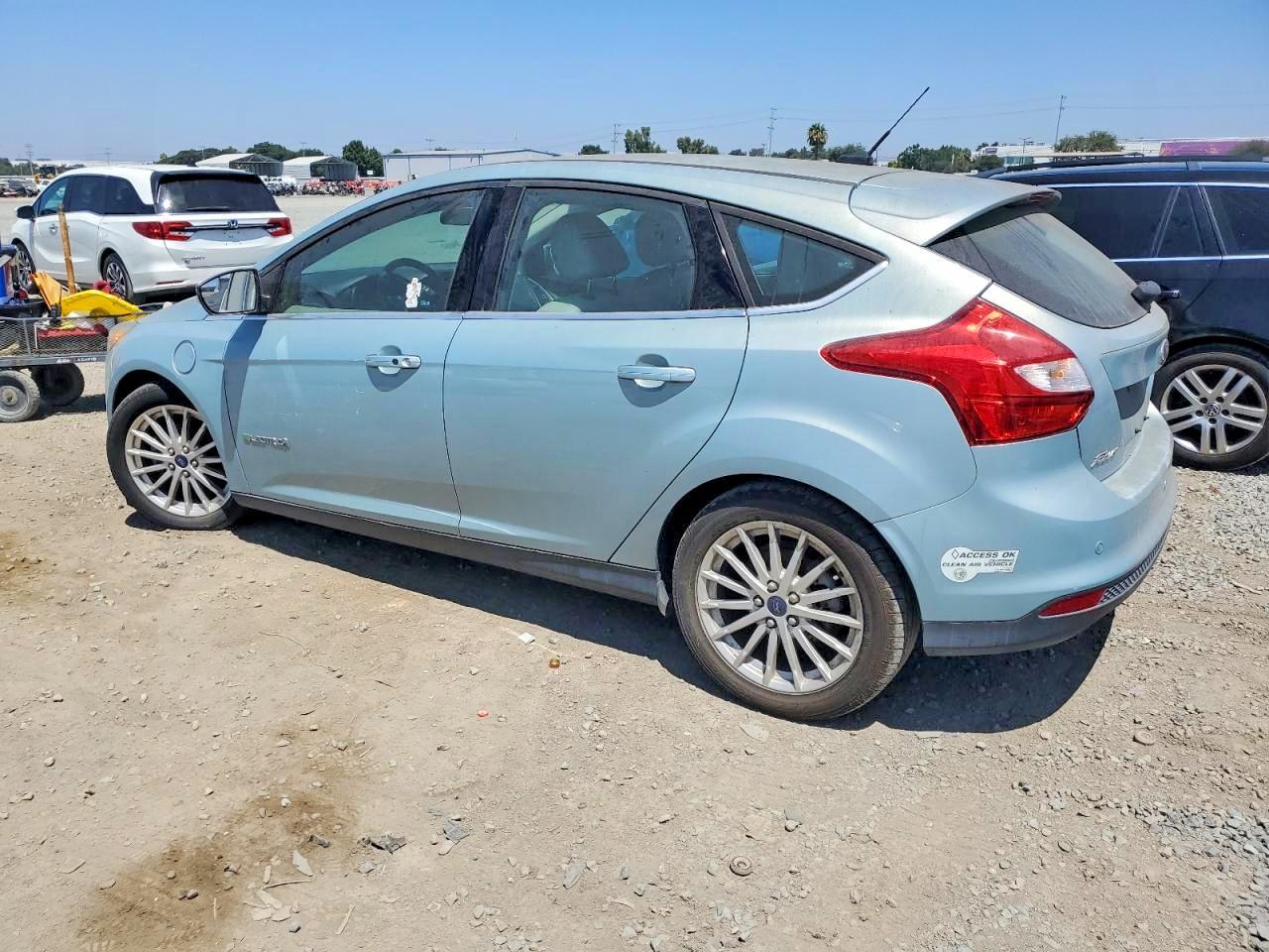 2014 Ford Focus Bev - Image 2