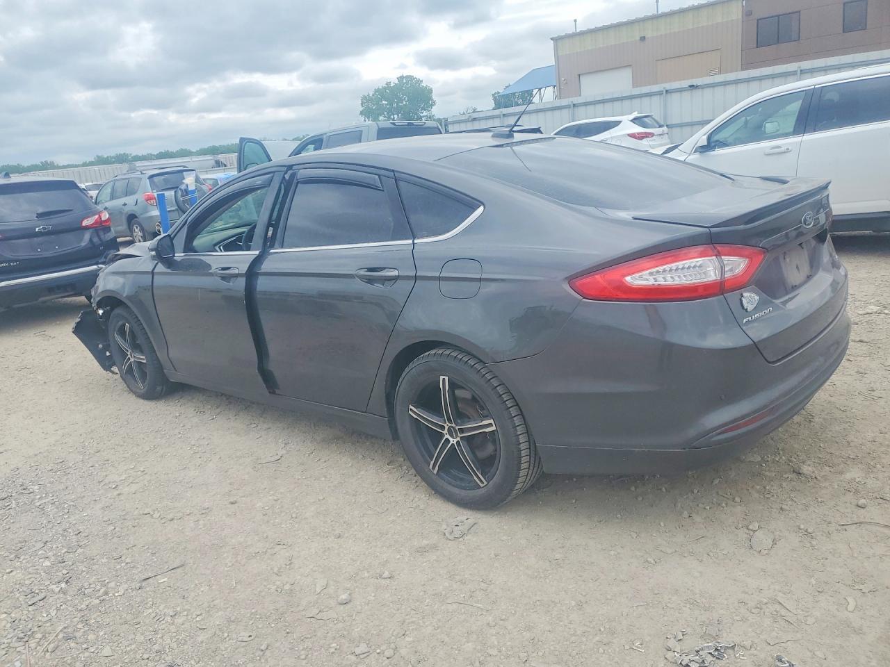 2016 Ford Fusion - Фото 2