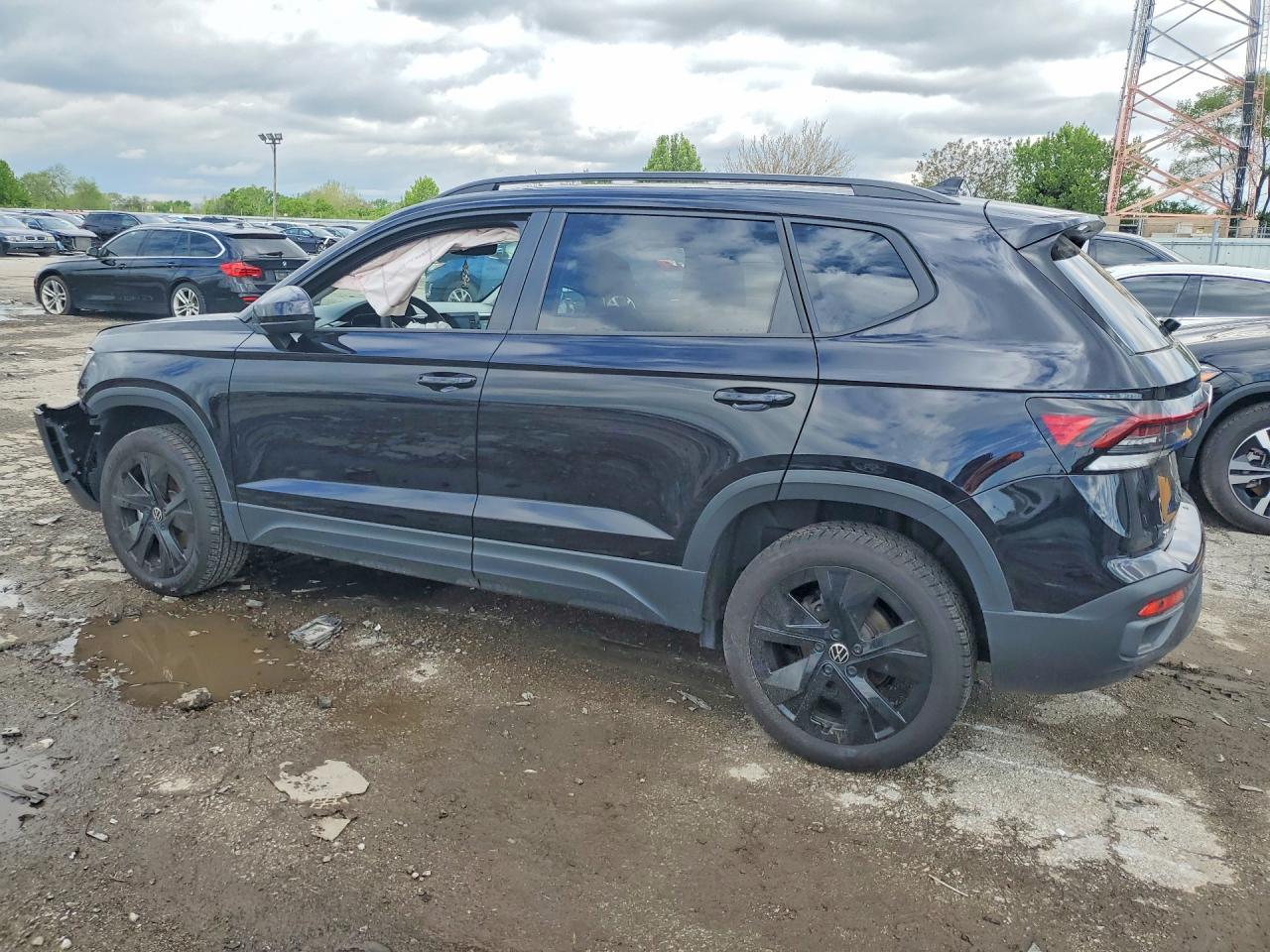 2025 Volkswagen Taos Se Black - Фото 2