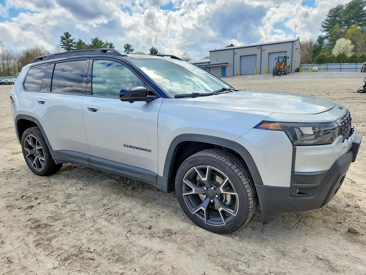 2026 Jeep Cherokee Overland - Image 4