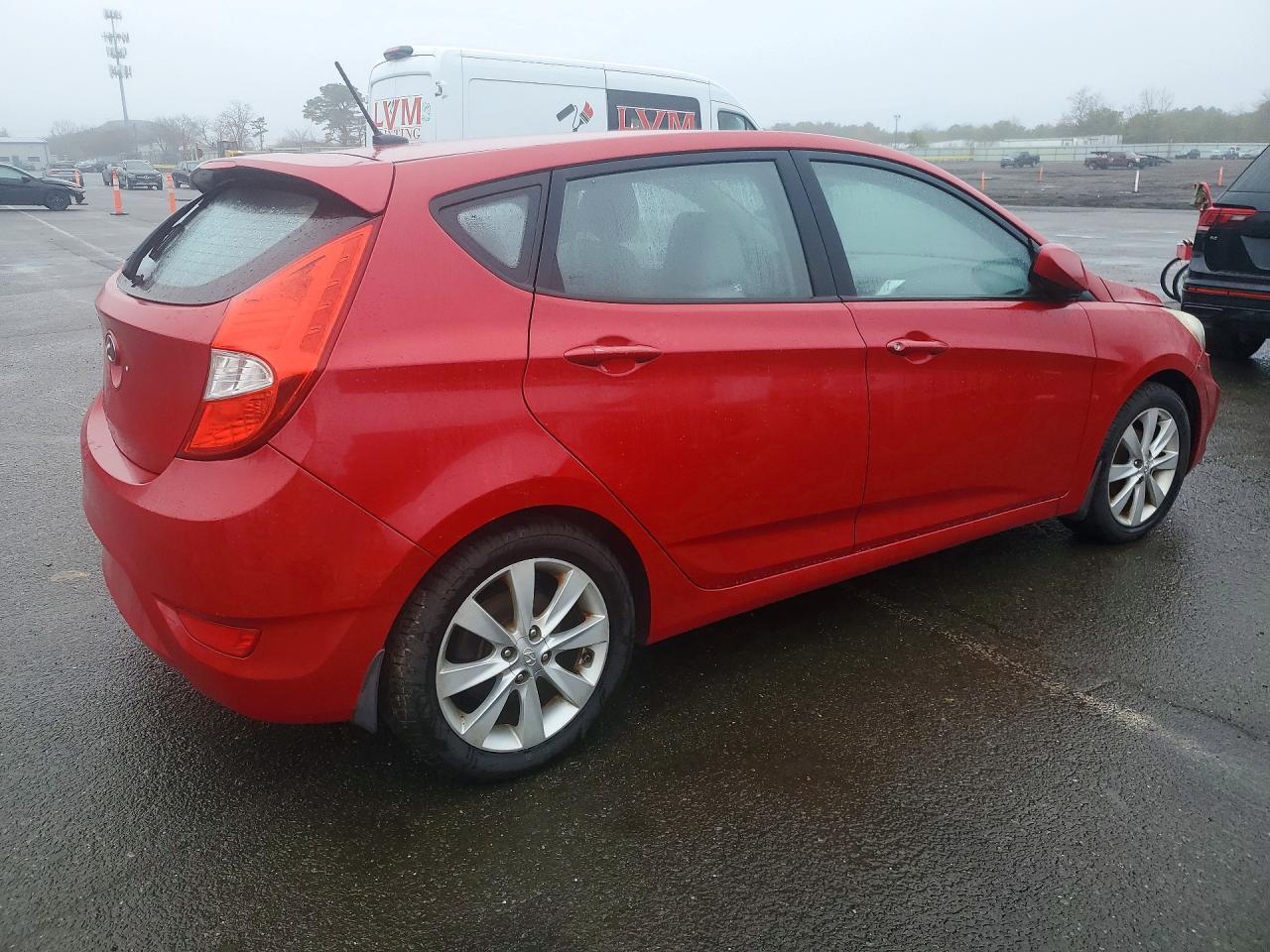 2012 Hyundai Accent Se - Image 3
