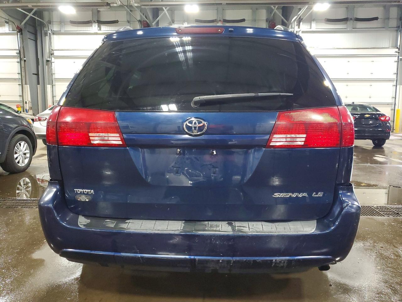 2005 Toyota Sienna Le 7 Passenger - Image 6