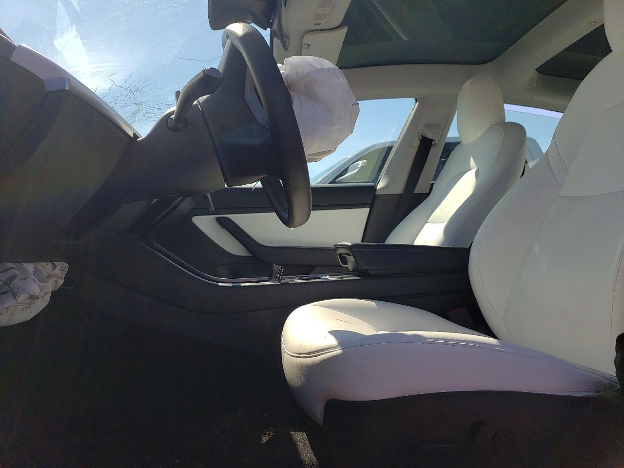 2020 Tesla Model 3 - Image 7