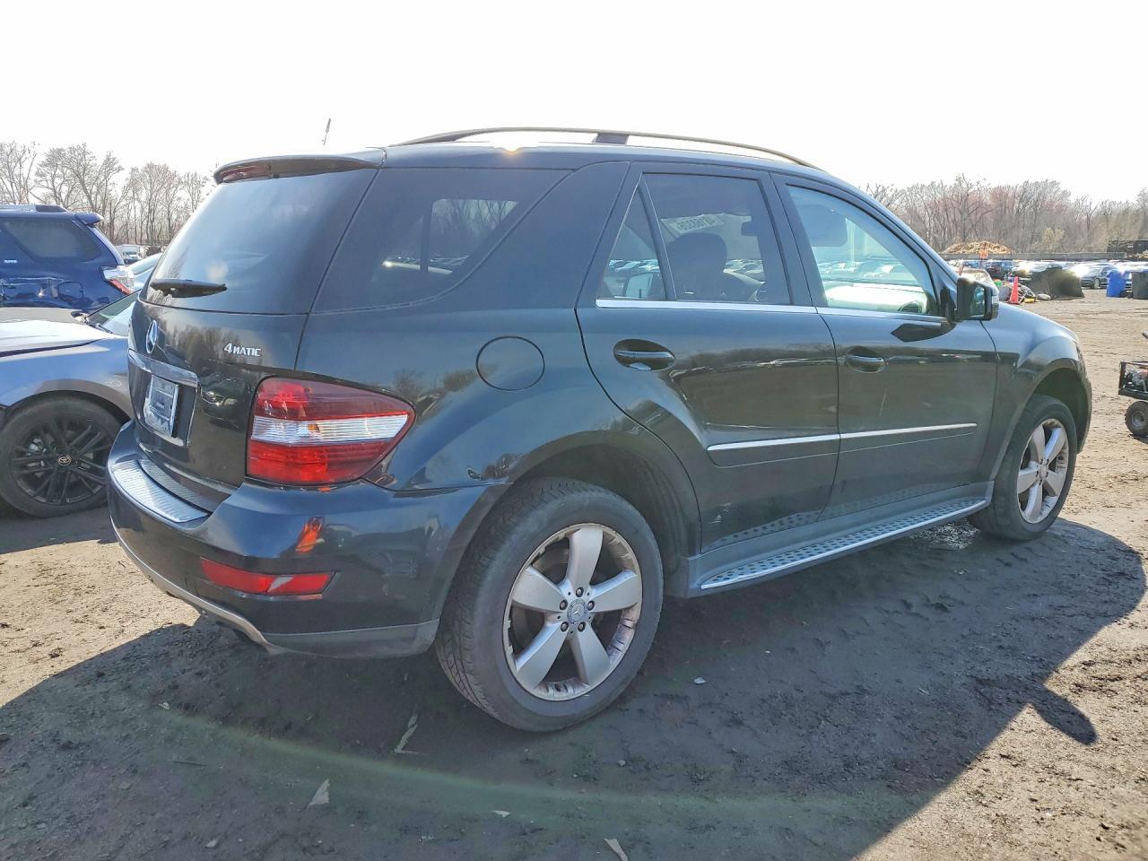 2011 Mercedes-Benz Ml 350 4Matic - Image 3