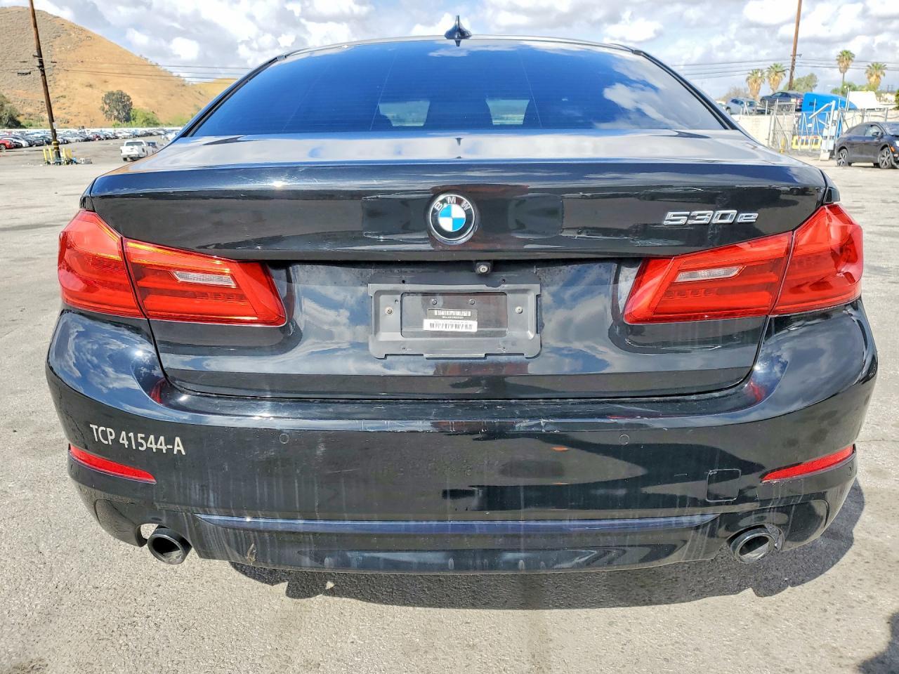 2019 BMW 530E - Фото 6