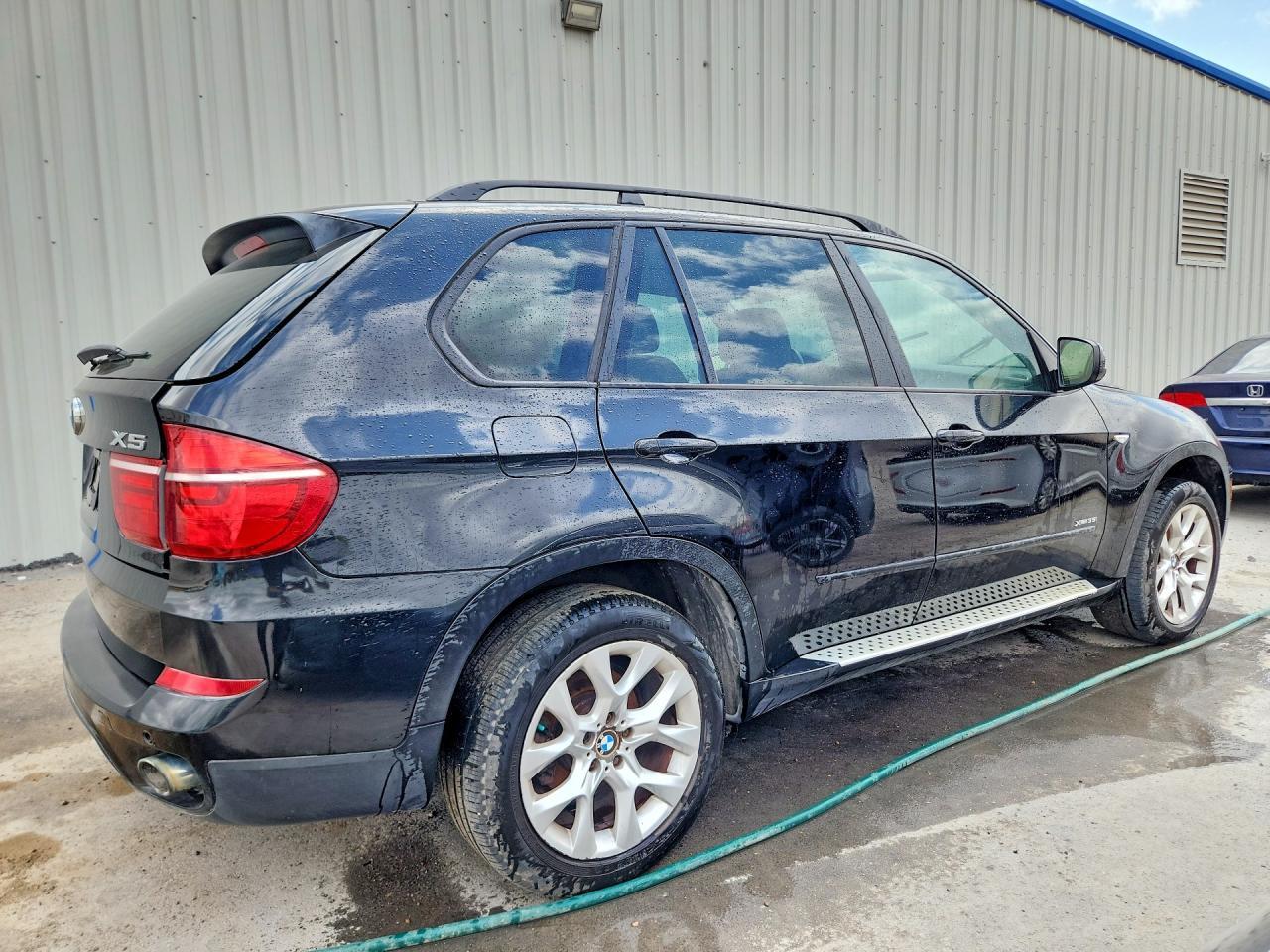 2011 BMW X5 xDrive35I - Фото 3