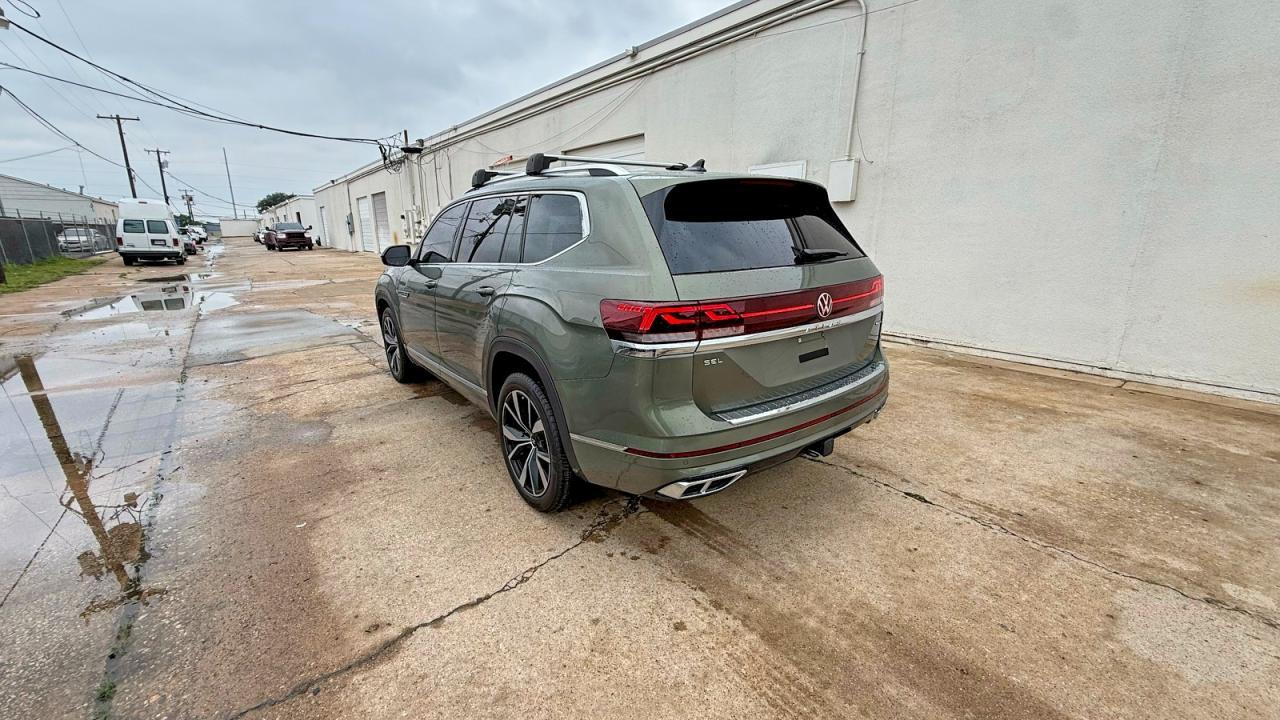 2025 Volkswagen Atlas Sel Premium R-Line - Image 3