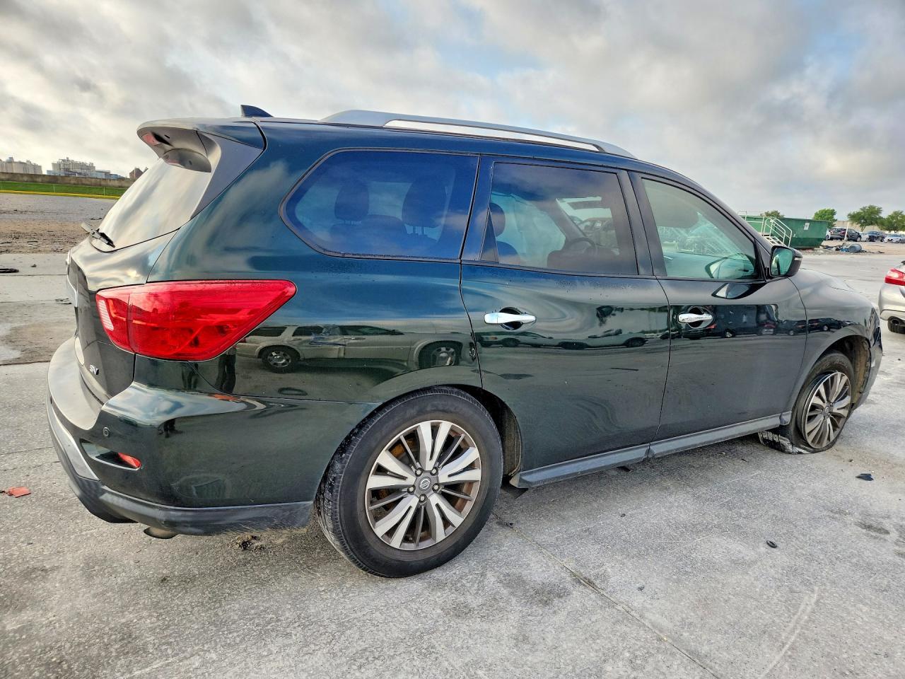 2020 Nissan Pathfinder Sv - Image 3