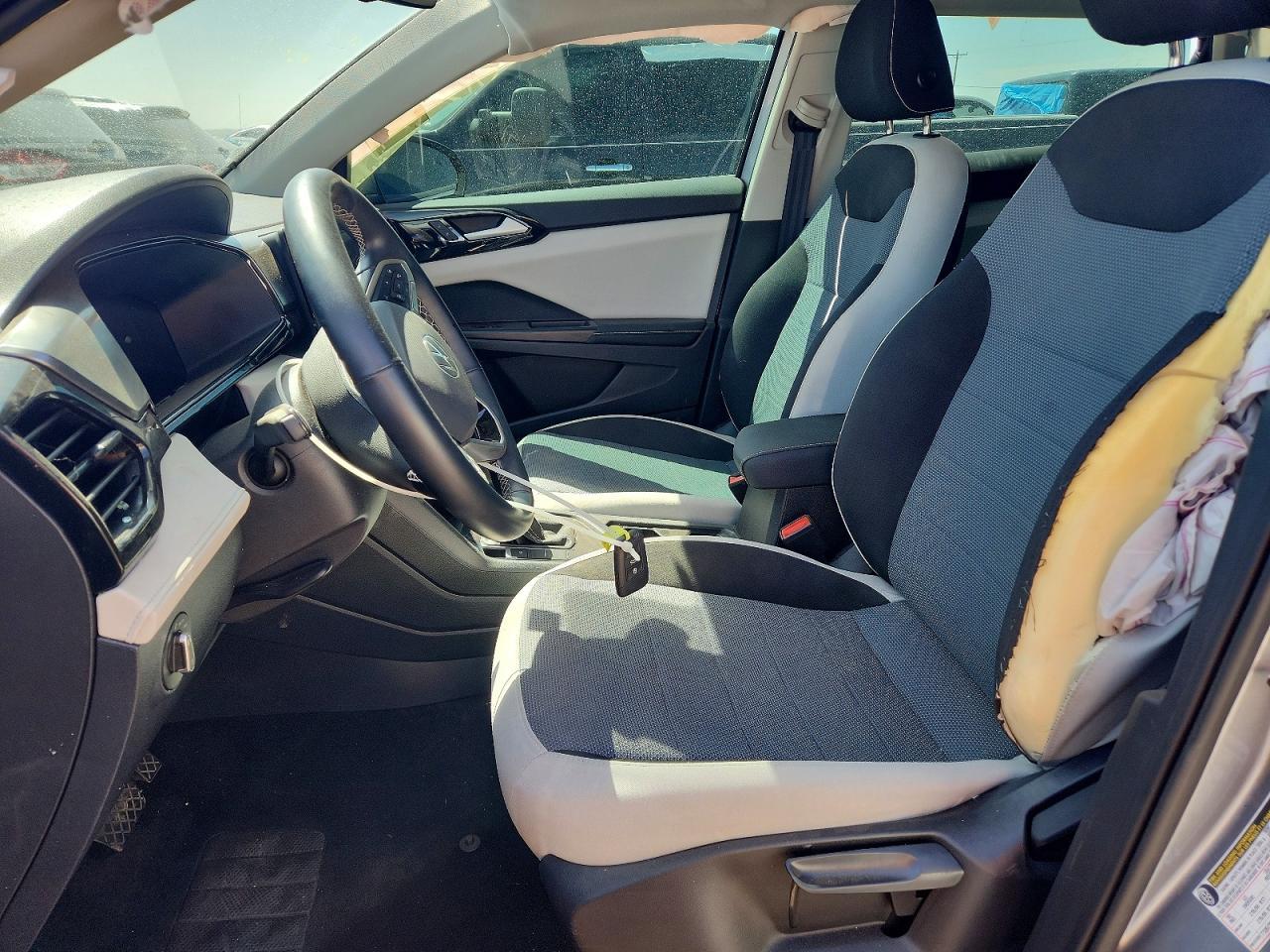 2025 Volkswagen Taos S - Image 7