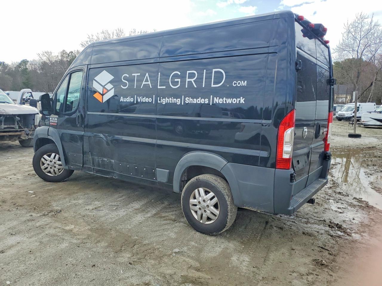 2018 Ram Promaster 2500 Delivery Van - Фото 2