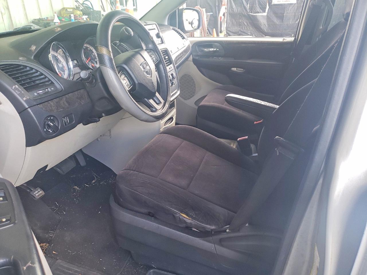 2011 Dodge Grand Caravan Express - Image 7