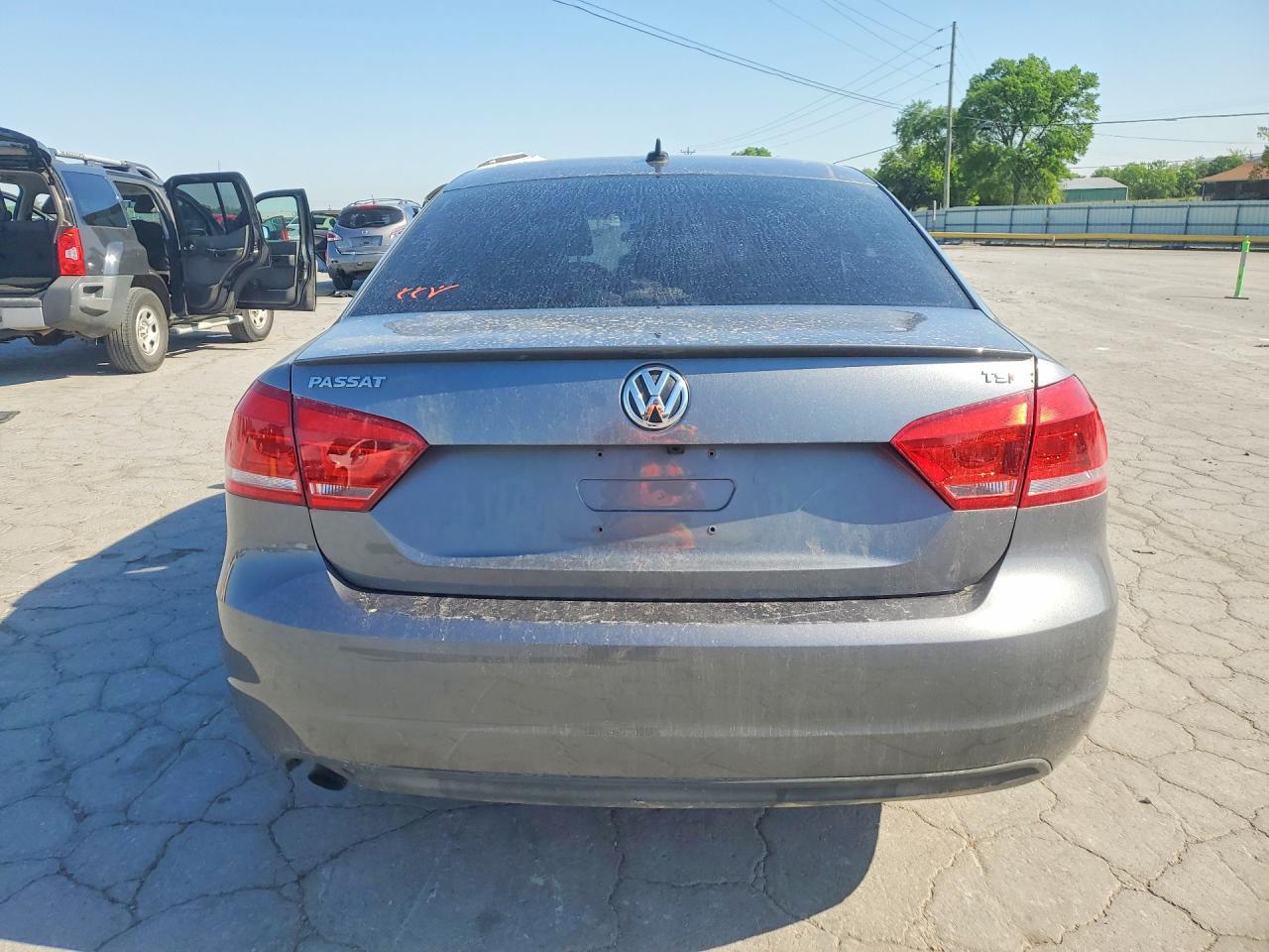 2014 Volkswagen Passat S - Фото 6