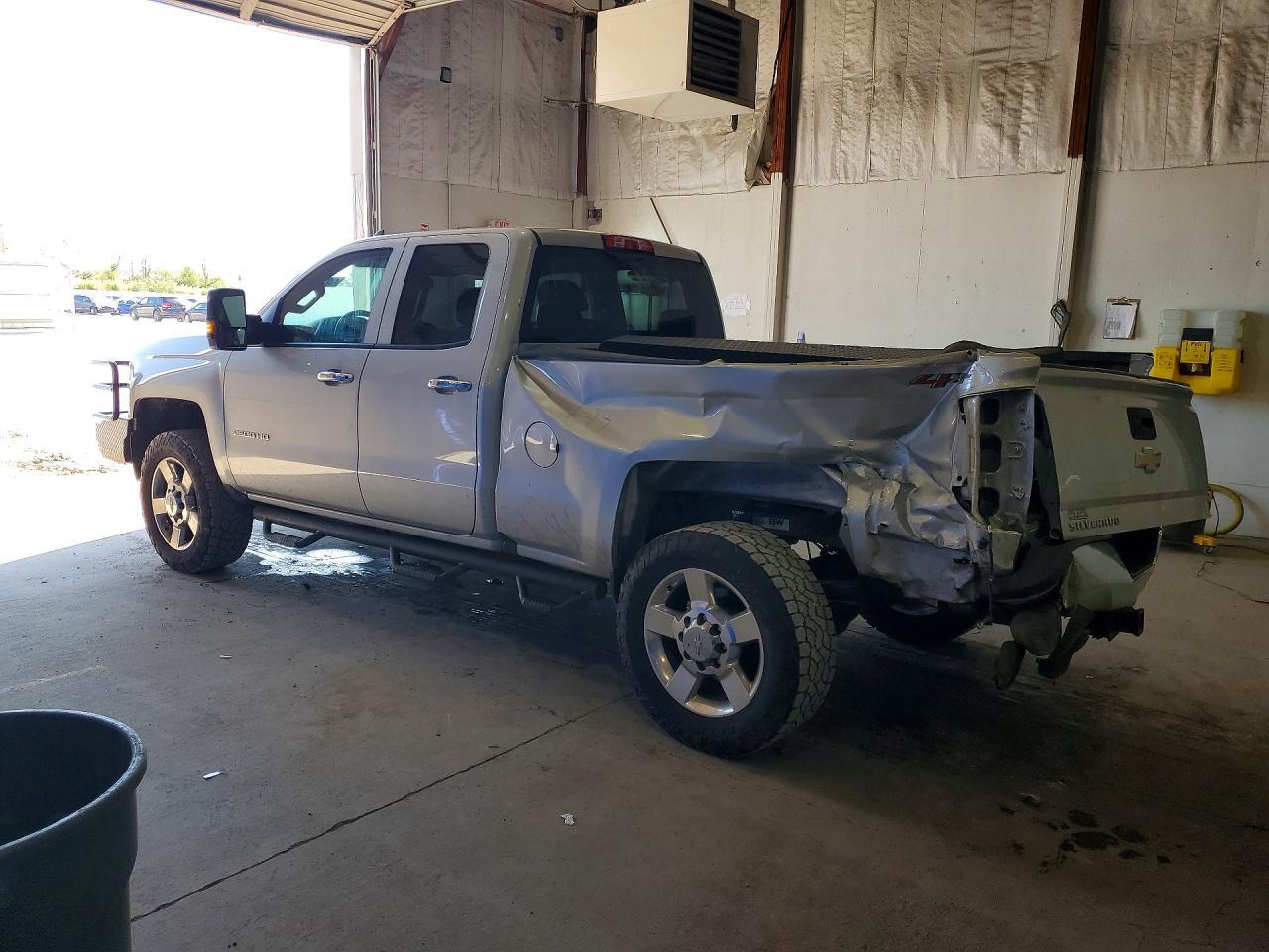 2018 Chevrolet Silverado K2500 Heavy Duty - Фото 2