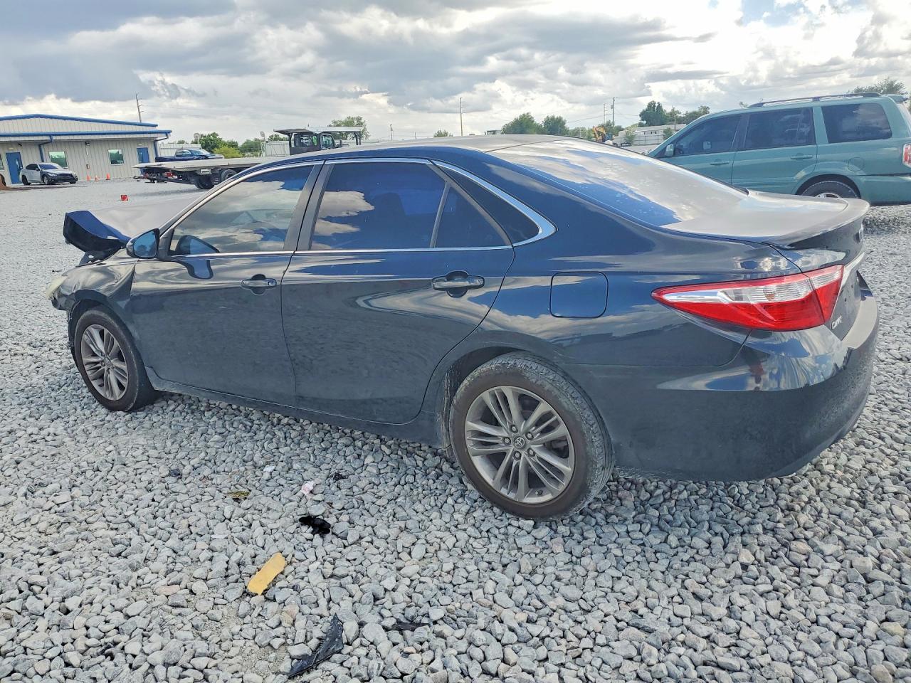 2017 Toyota Camry Se - Фото 2