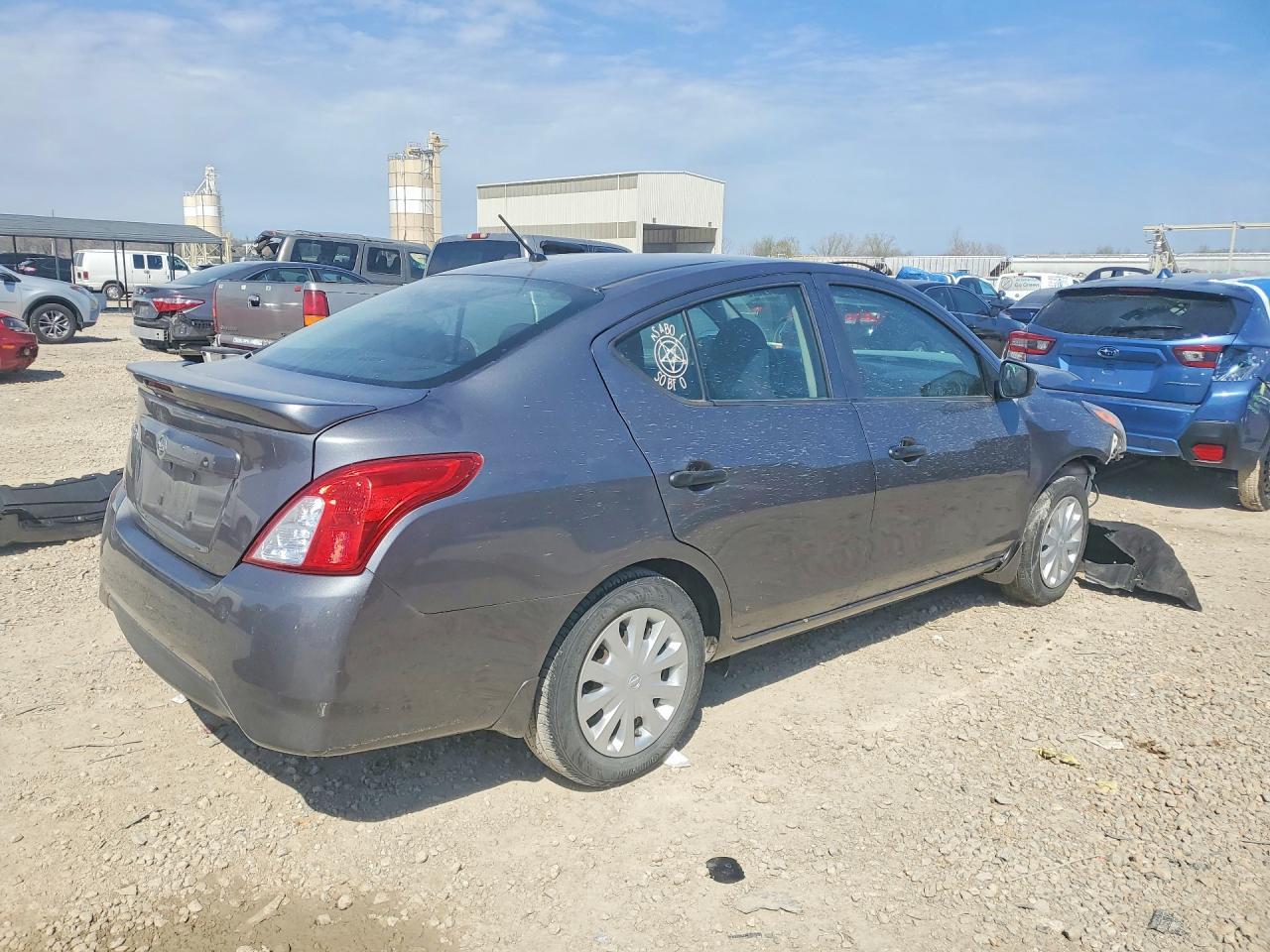 2017 Nissan Versa 1.6 S Plus - Фото 3