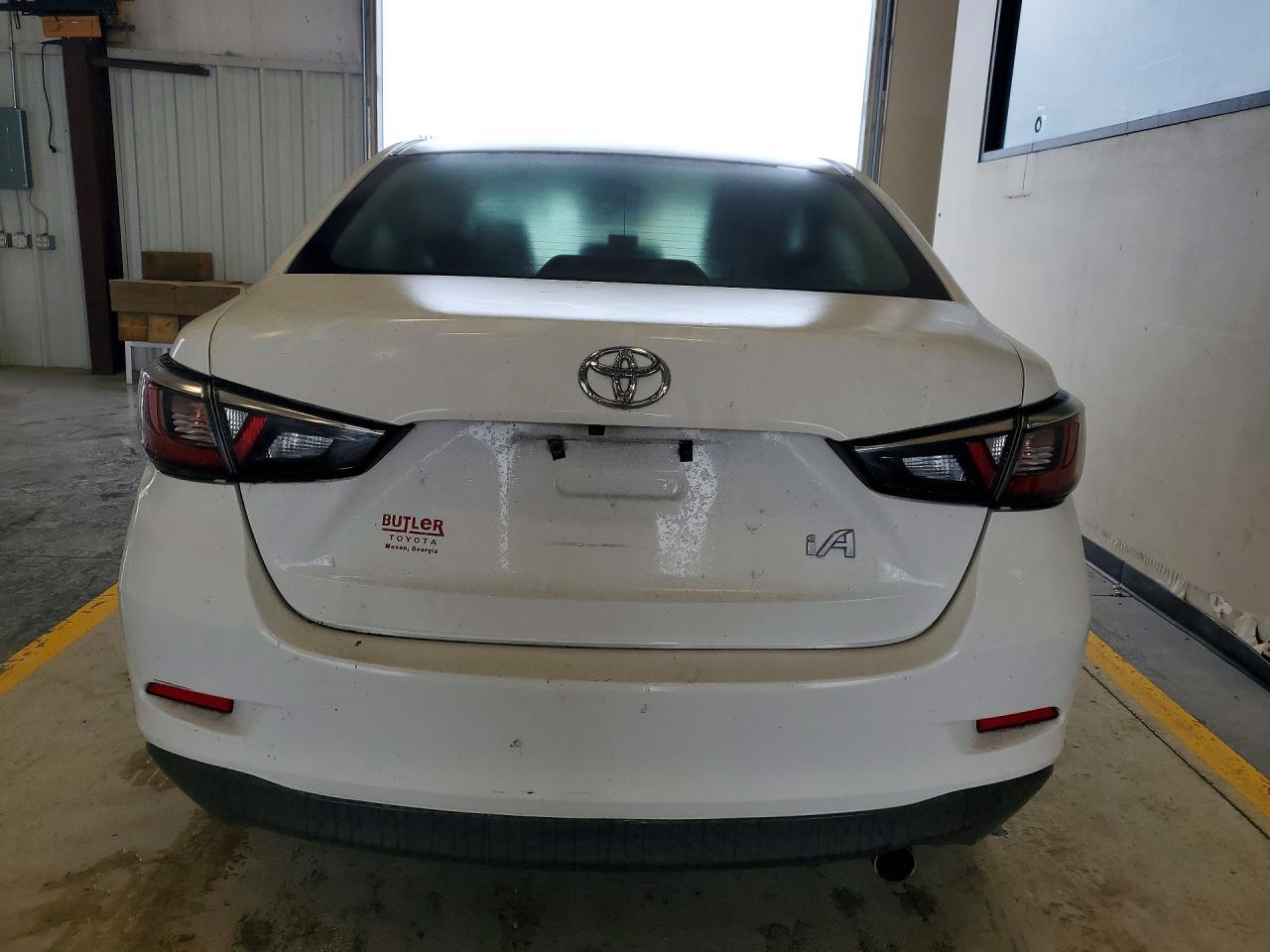 2018 Toyota Yaris Ia Base - Image 6