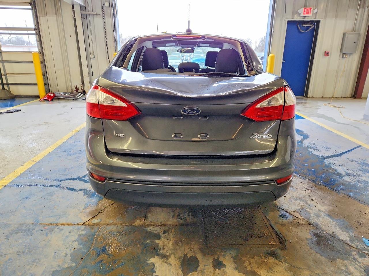 2016 Ford Fiesta Se - Фото 6
