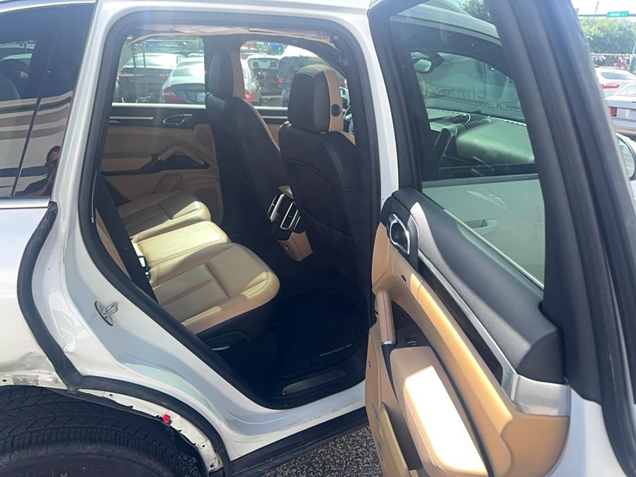 2014 Porsche Cayenne - Image 6