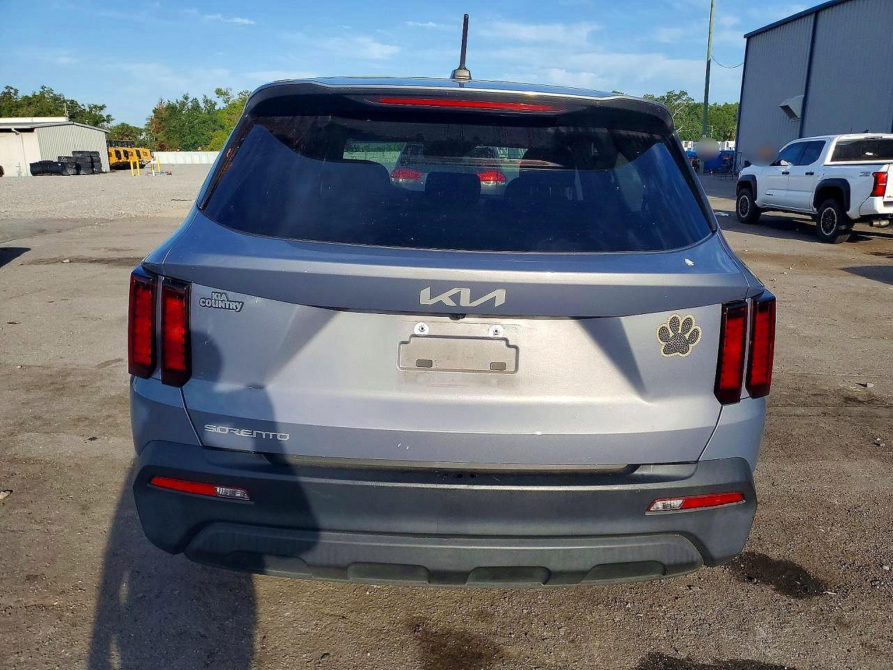 2023 Kia Sorento Lx - Image 6
