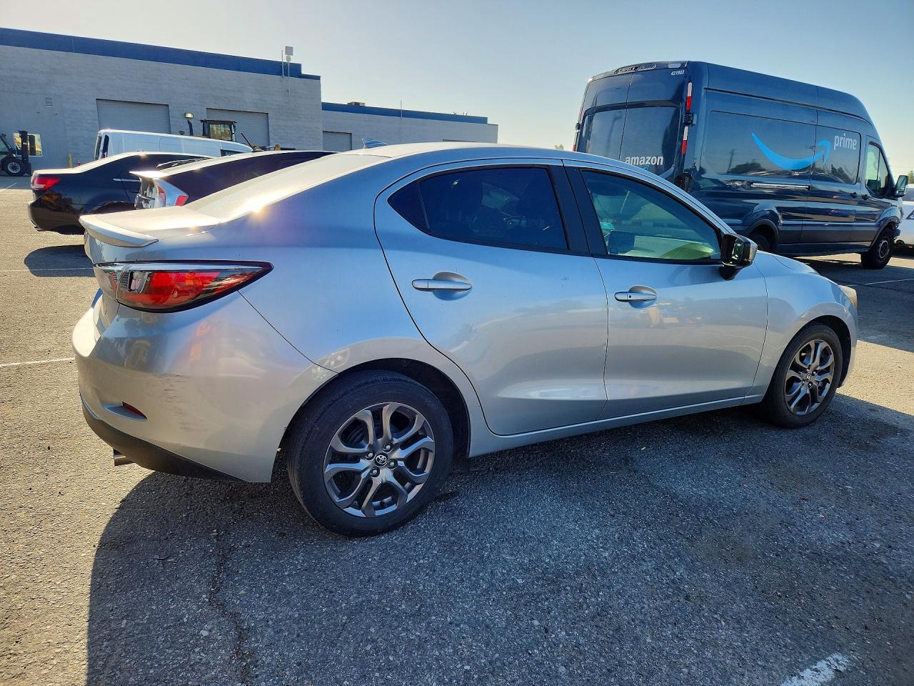 2019 Toyota Yaris Le - Image 3