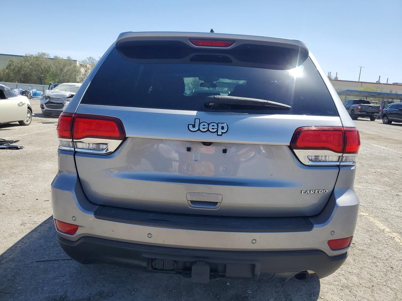 2021 Jeep Grand Cherokee Laredo - Image 6