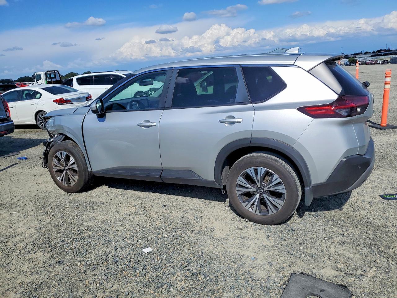 2023 Nissan Rogue Sv - Фото 2