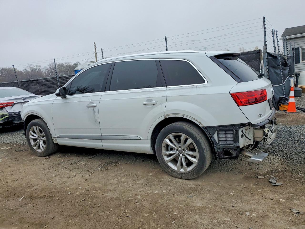 2017 Audi Q7 Premium Plus - Фото 2