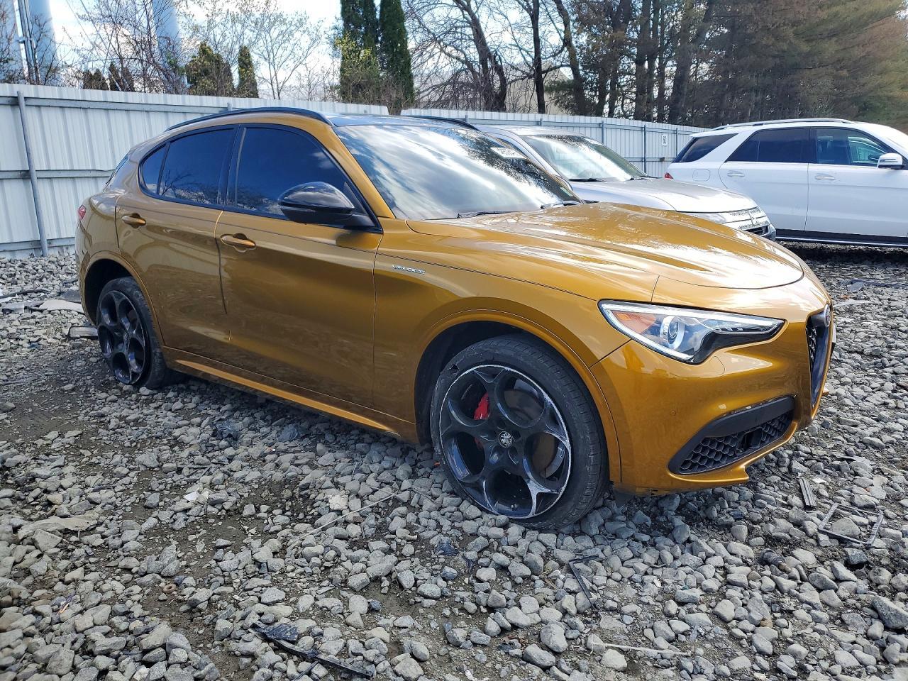 2022 Alfa Romeo Stelvio Ti - Фото 4