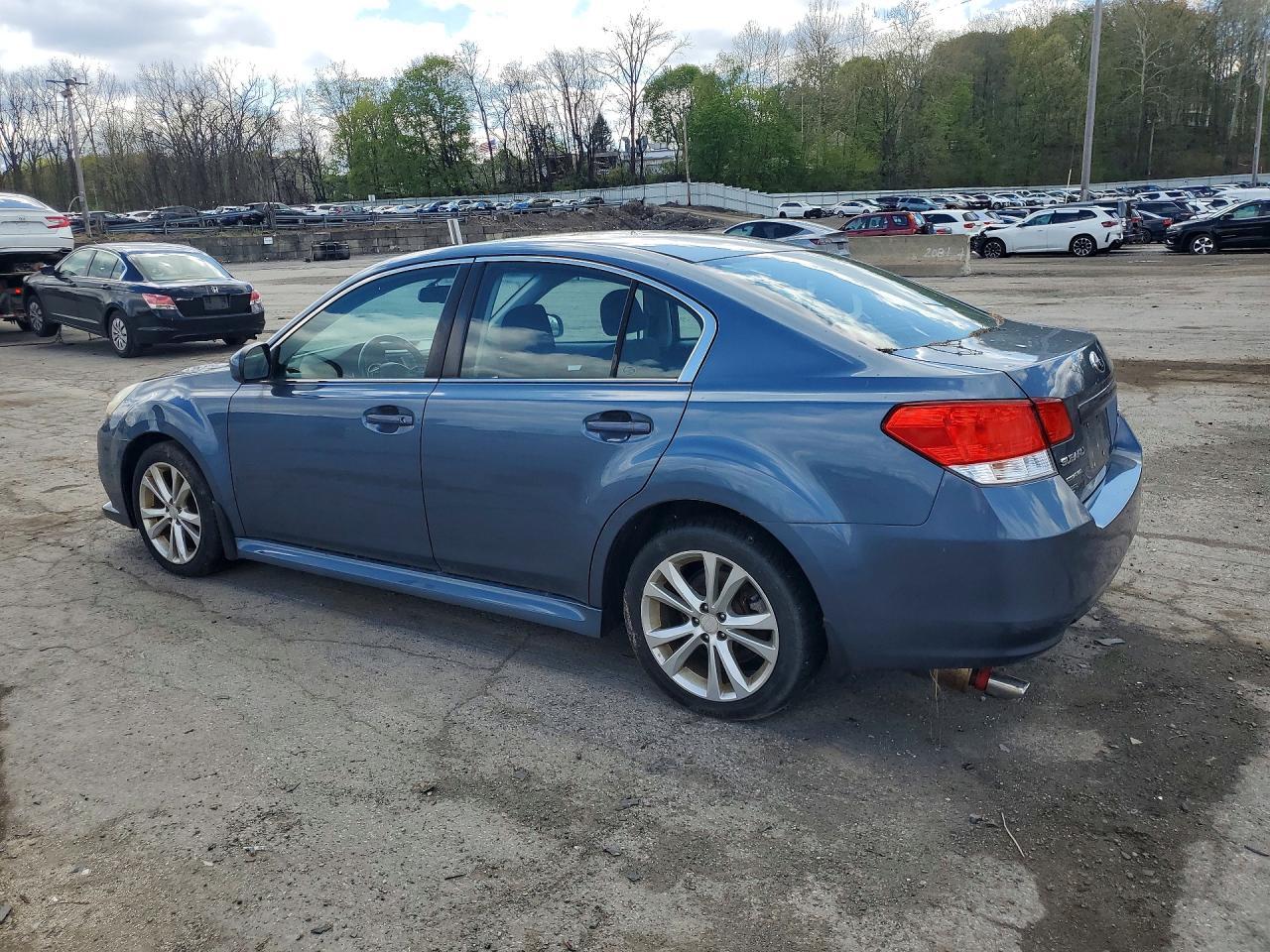 2013 Subaru Legacy 2.5I Premium - Фото 2