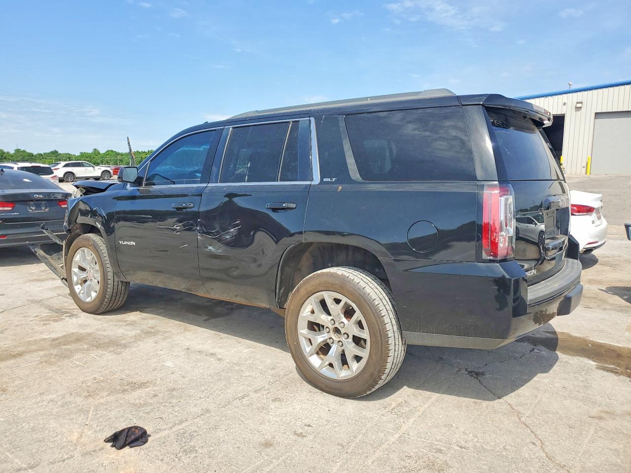 2016 GMC Yukon Slt - Фото 2