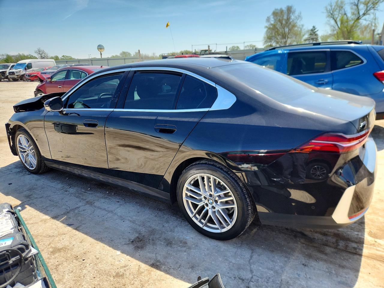 2025 BMW 530 Xi - Фото 2