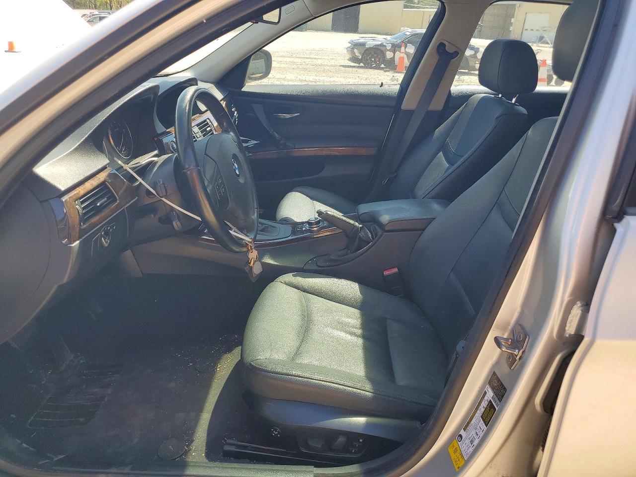 2010 BMW 328 I - Image 7