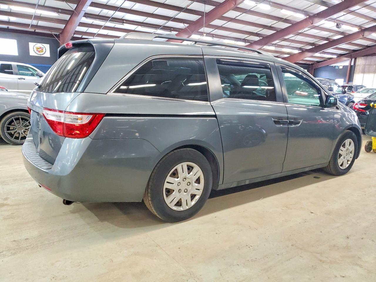 2012 Honda Odyssey Lx - Image 3
