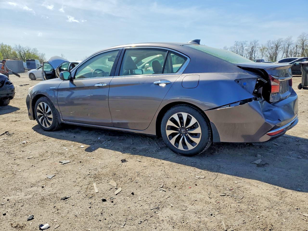 2017 Honda Accord Hybrid Exl - Image 2