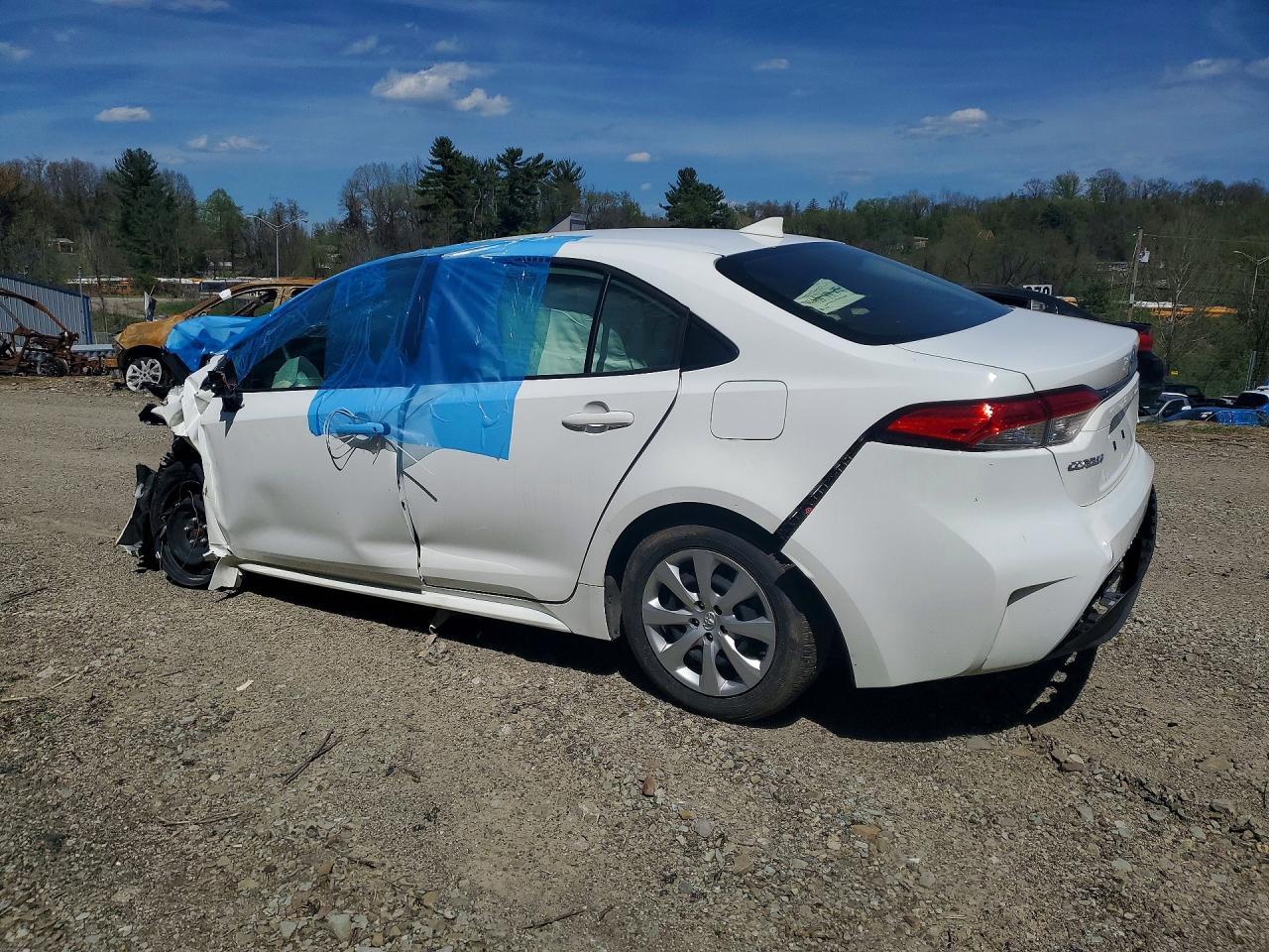 2025 Toyota Corolla Hybrid Le - Image 2
