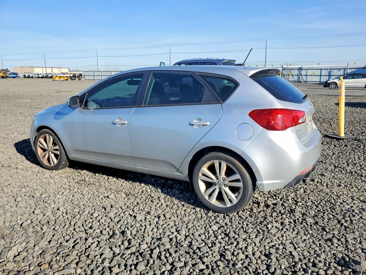 2011 Kia Forte5 Sx - Фото 2