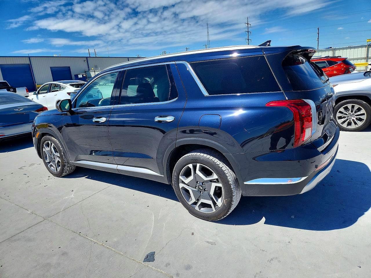 2024 Hyundai Palisade Limited - Image 2