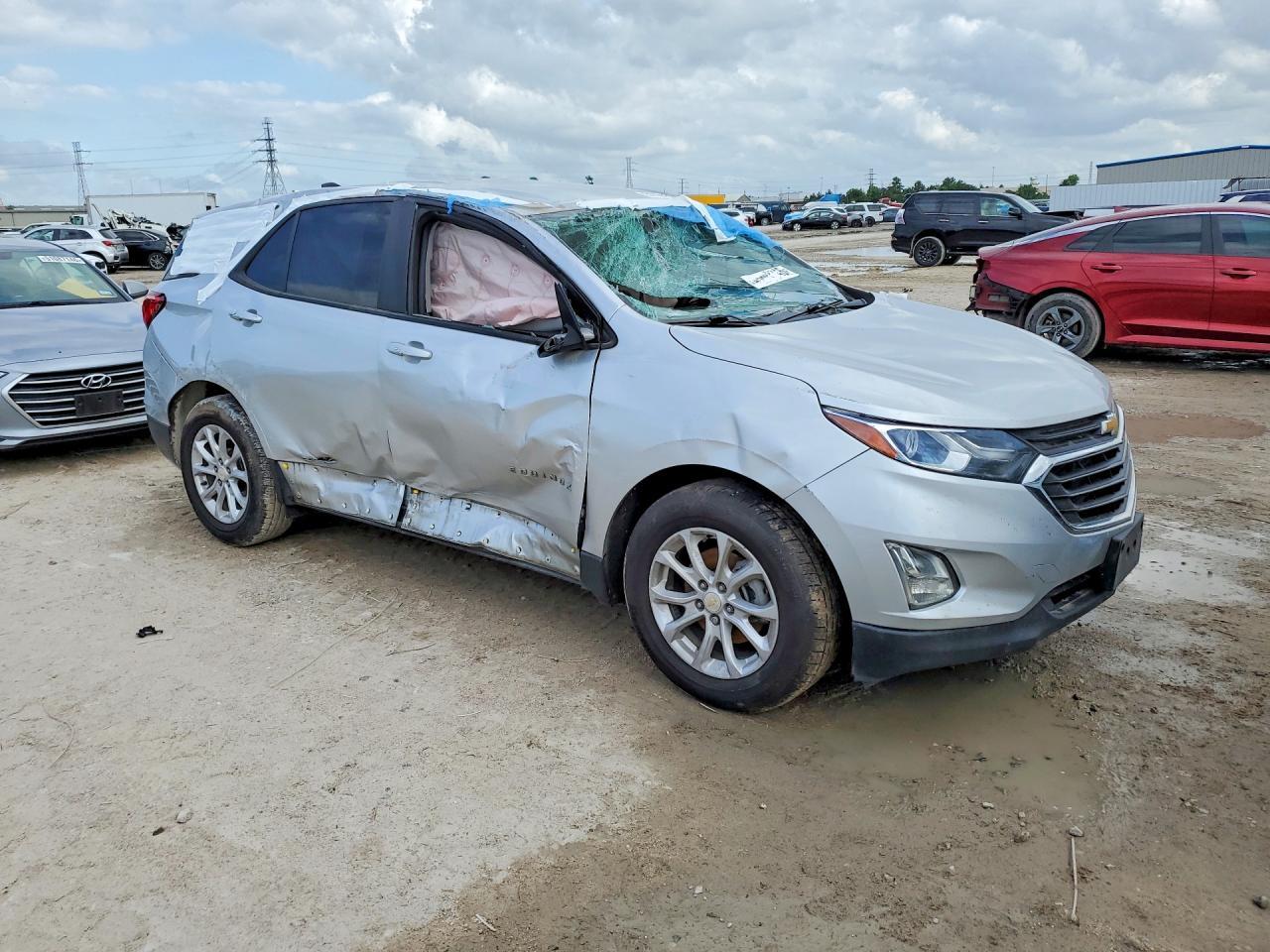 2021 Chevrolet Equinox Ls - Фото 4