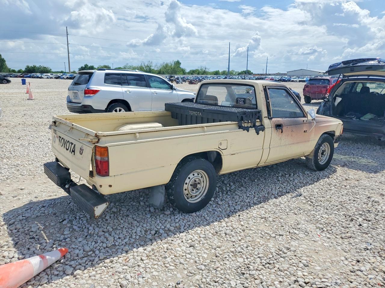 1984 Toyota Pickup Base - Фото 3