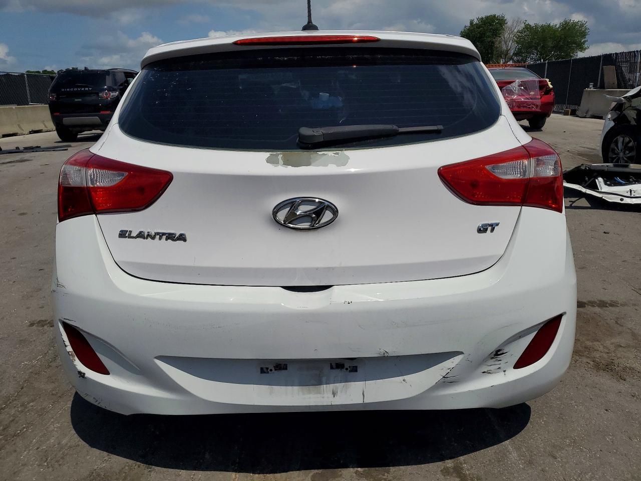 2016 Hyundai Elantra Gt Base - Image 6
