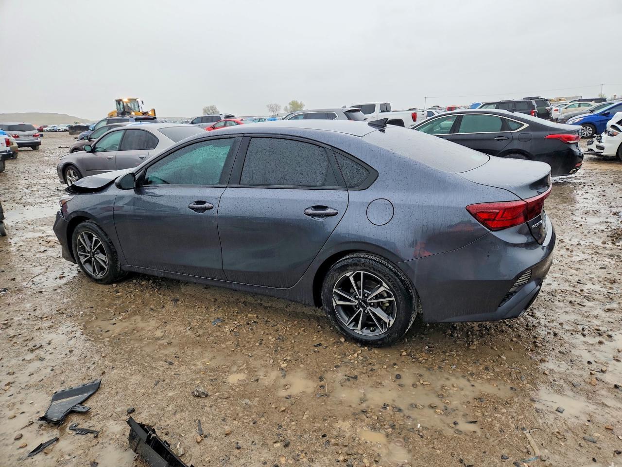 2022 Kia Forte Lxs - Фото 2