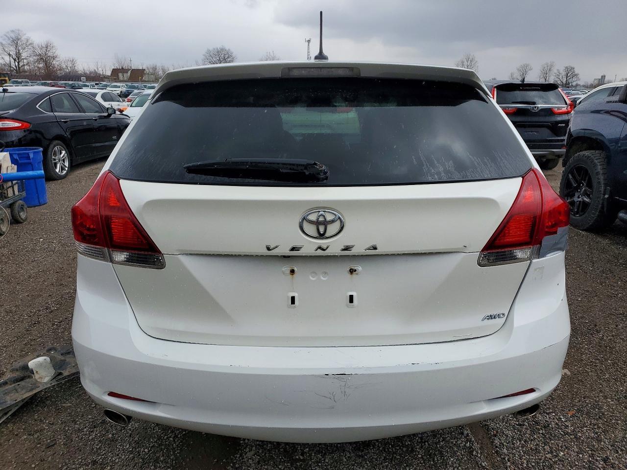 2013 Toyota Venza Le - Image 6