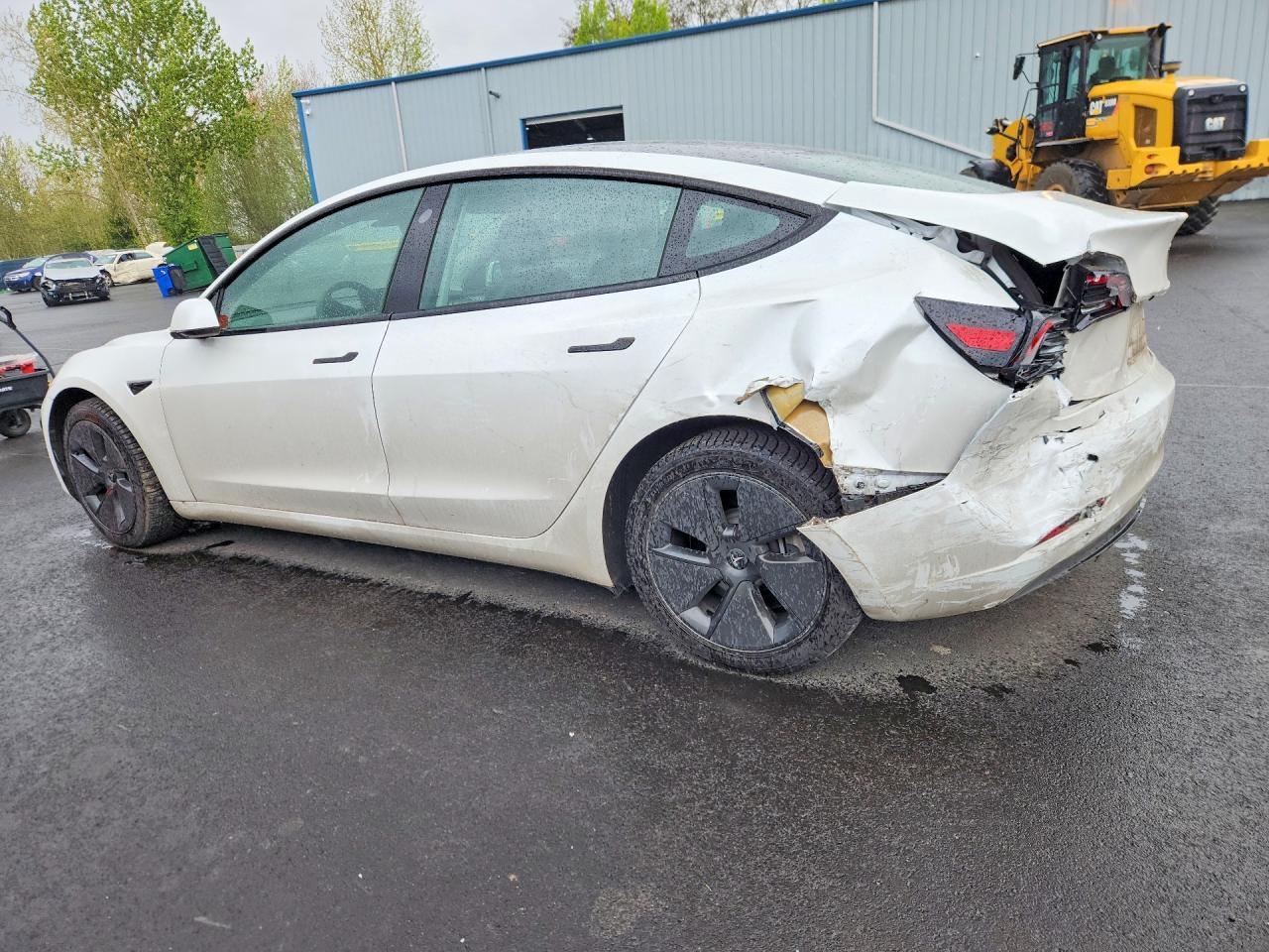 2023 Tesla Model 3 - Фото 2